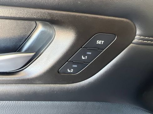 Used 2022 Nissan Pathfinder Platinum AWD/4WD image 53