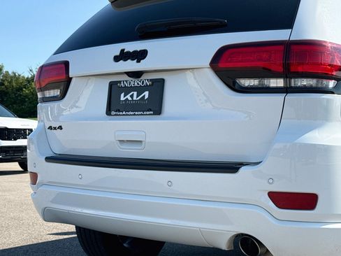 Used 2021 Jeep Grand Cherokee Laredo X AWD/4WD image 6