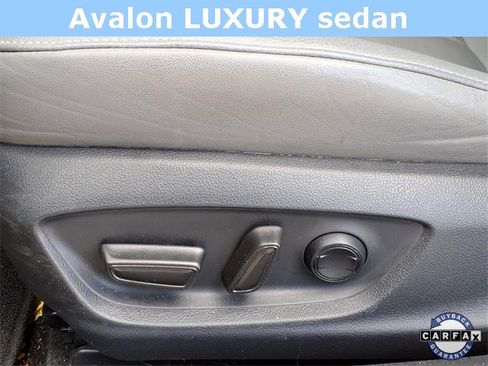 Used 2019 Toyota Avalon XLE image 16