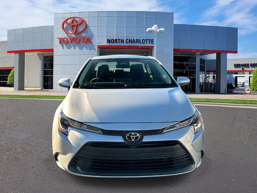 Used 2024 Toyota Corolla LE w/ LE Convenience Package FWD image 3