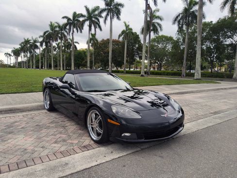 Used 2006 Chevrolet Corvette Convertible w/ Preferred Equipment Group RWD image 13