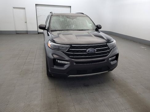 Used 2020 Ford Explorer XLT w/ Equipment Group 202A AWD/4WD image 14