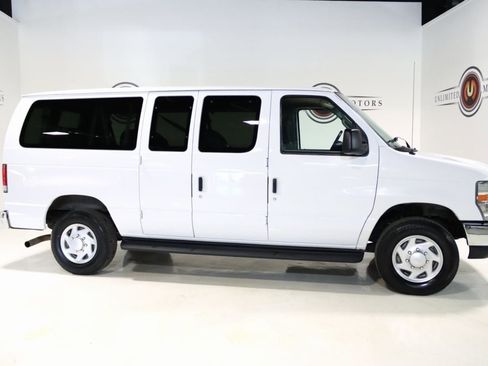 Used 2014 Ford E-350 and Econoline 350 XLT image 28