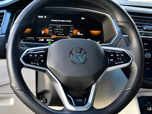 Used 2023 Volkswagen Tiguan SE R-Line image 17