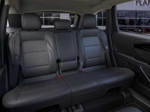 New 2026 Lincoln Nautilus Reserve AWD/4WD image 11