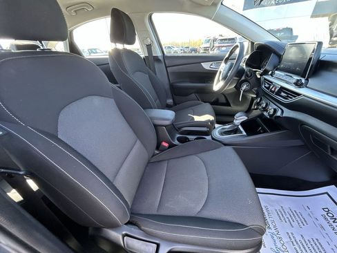 Used 2023 Kia Forte LXS w/ LXS Technology Package image 28