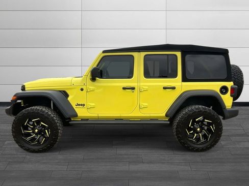 Used 2024 Jeep Wrangler Sport S image 5