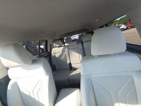 Used 2025 Hyundai Santa Fe SEL FWD image 15