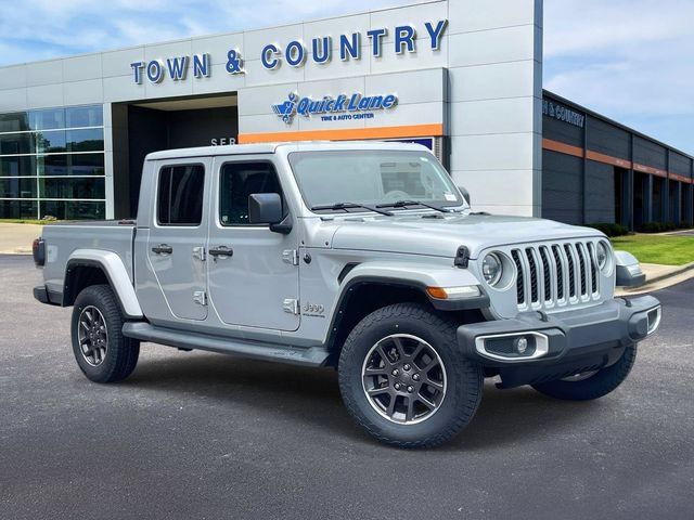 Used 2023 Jeep Gladiator Overland w/ LED Lighting Group AWD/4WD image 1