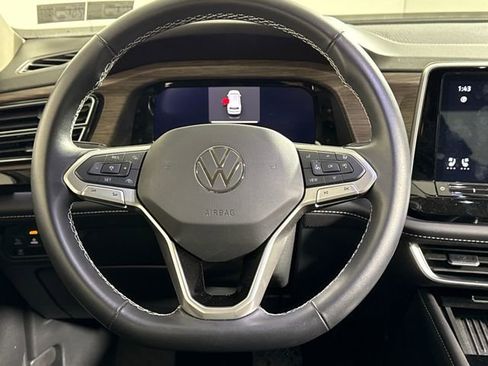 Used 2025 Volkswagen Atlas SEL image 19