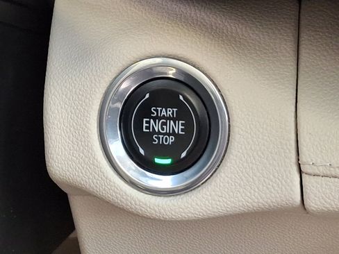 Used 2022 Buick Envision Avenir w/ Technology Package II image 25