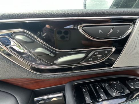 Used 2022 Lincoln Navigator L Reserve AWD/4WD image 22