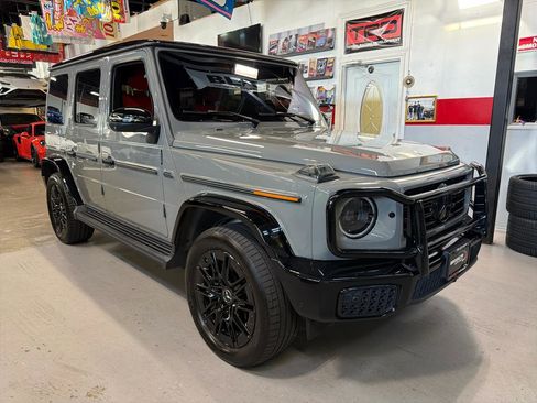 Used 2025 Mercedes-Benz G 550 image 3