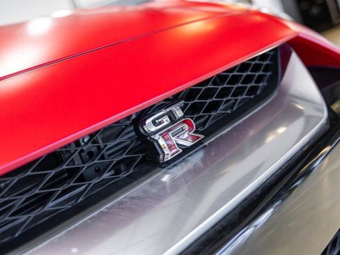 Used 2023 Nissan GT-R Premium w/ Premium Interior Package AWD/4WD image 12