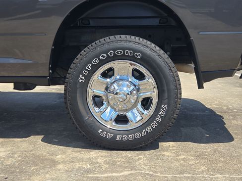 Used 2024 RAM 2500 Tradesman w/ Chrome Appearance Group AWD/4WD image 13