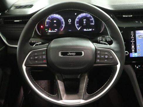 New 2026 Jeep Grand Cherokee Altitude AWD/4WD image 17