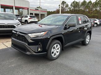 New 2025 Toyota RAV4 LE video 1