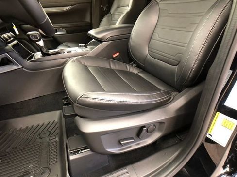 New 2025 Ford Ranger Lariat w/ Chrome Accent Package image 11