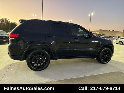 Used 2019 Jeep Grand Cherokee Altitude image 21