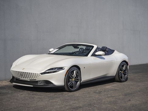 Certified 2025 Ferrari Roma Spider image 1