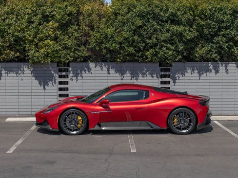 Used 2022 Maserati MC20 Coupe image 4