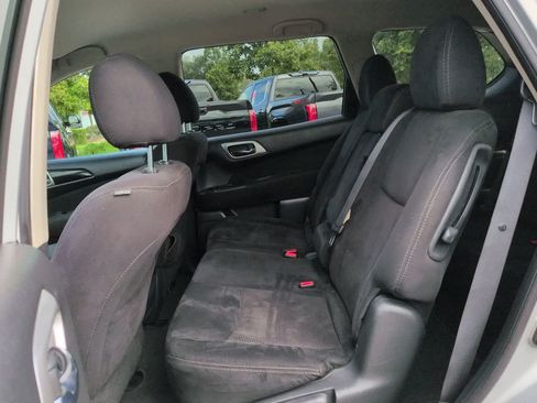 Used 2016 Nissan Pathfinder SV FWD image 14