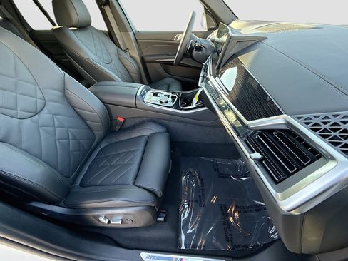 New 2026 BMW X5 xDrive40i w/ M Sport Package AWD/4WD image 15
