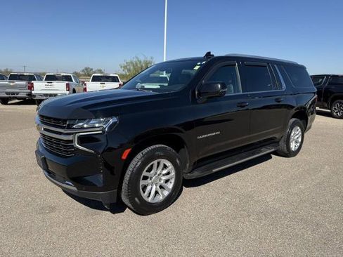Used 2022 Chevrolet Suburban LT w/ Luxury Package image 31