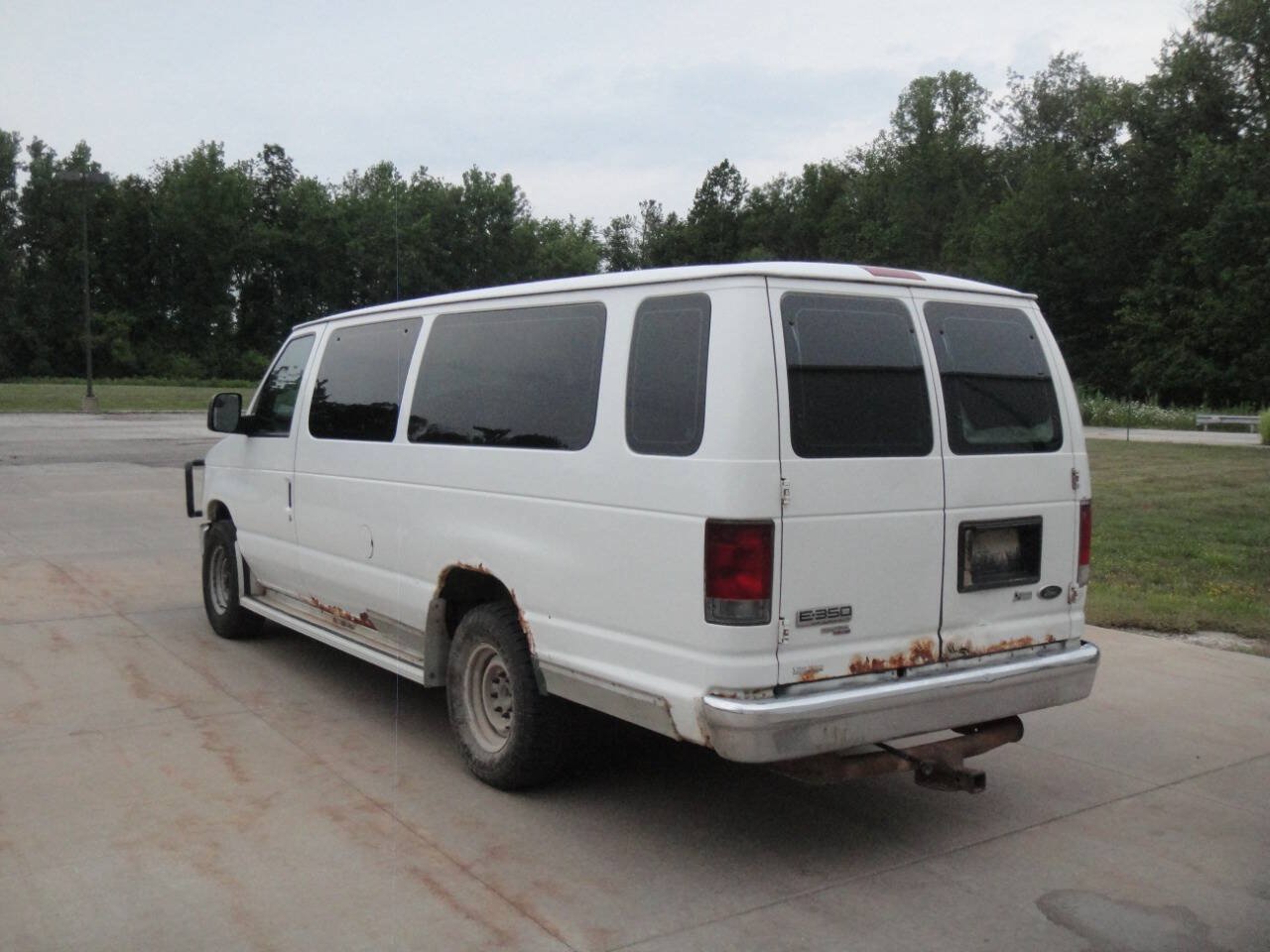 Used 2012 Ford E-350 and Econoline 350 XLT RWD image 7