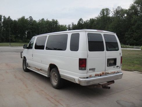 Used 2012 Ford E-350 and Econoline 350 XLT RWD image 7