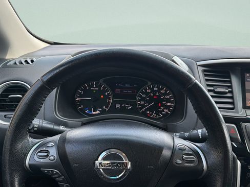 Used 2014 Nissan Pathfinder SV AWD/4WD image 12
