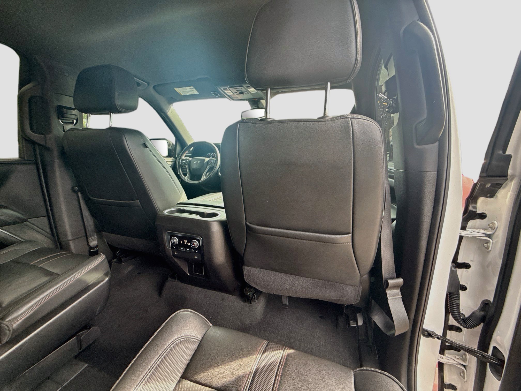 Used 2021 Chevrolet Suburban RST w/ Luxury Package RWD image 27