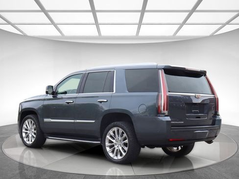Used 2019 Cadillac Escalade Luxury AWD/4WD image 6