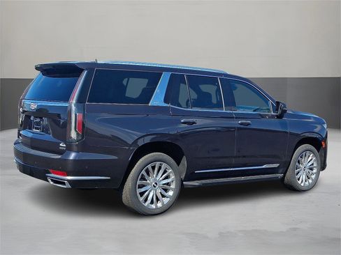 Used 2022 Cadillac Escalade Premium Luxury image 4