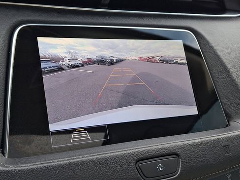 Used 2020 Cadillac XT4 Luxury w/ Cold Weather Package image 20