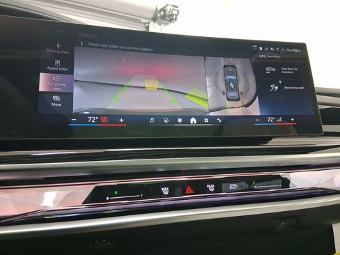 New 2026 BMW 740i xDrive w/ Premium Package AWD/4WD image 25