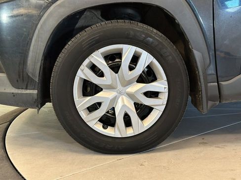 Used 2023 Toyota Corolla Cross L AWD/4WD image 23