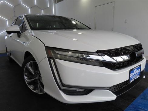 Used 2018 Honda Clarity Plug-In Hybrid image 2