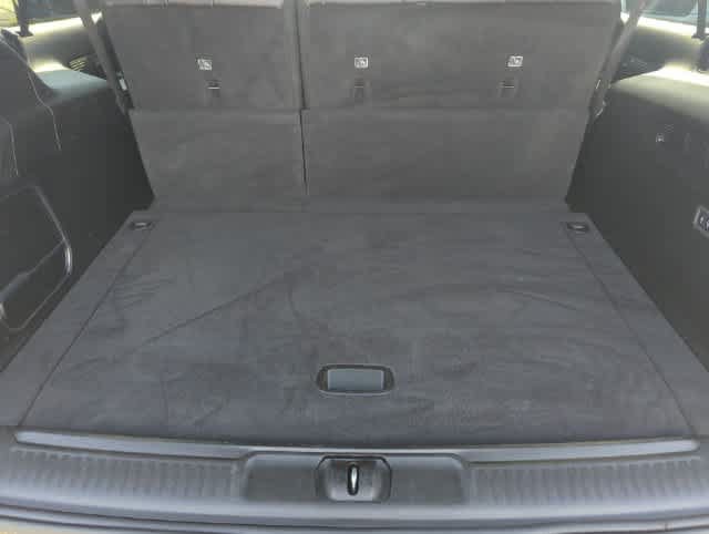 Certified 2024 Jeep Wagoneer L Series II w/ Flexible Seating Group AWD/4WD image 34