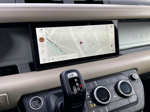 Used 2020 Land Rover Defender 110 HSE image 5