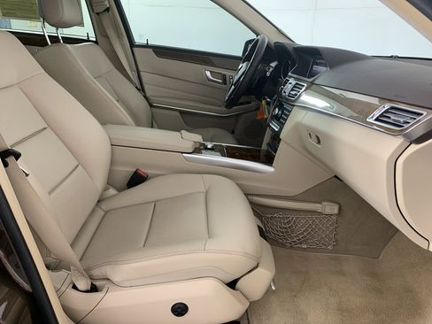 Used 2014 Mercedes-Benz E 350 Luxury image 42