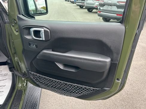 Used 2021 Jeep Wrangler Unlimited Sahara AWD/4WD image 11