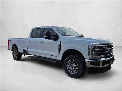 Used 2024 Ford F250 Lariat w/ FX4 Off-Road Package image 3