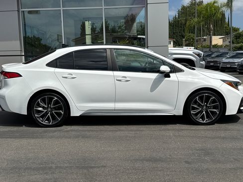 Certified 2022 Toyota Corolla SE w/ Carpet Mat Package (TMS) FWD image 4