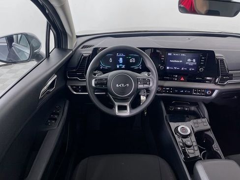 Used 2025 Kia Sportage LX FWD image 21