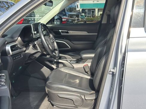 Used 2021 Kia Telluride LX FWD image 11