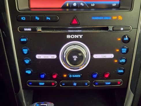 Used 2016 Ford Explorer Limited w/ Equipment Group 301A FWD image 19