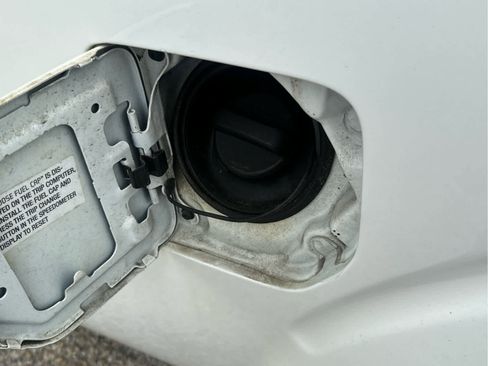 Used 2013 Nissan Frontier S image 14