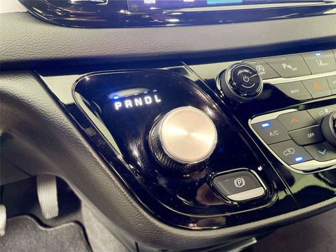 Used 2025 Chrysler Pacifica Select FWD image 15