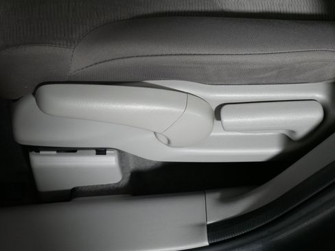 Used 2014 Honda CR-V LX image 20